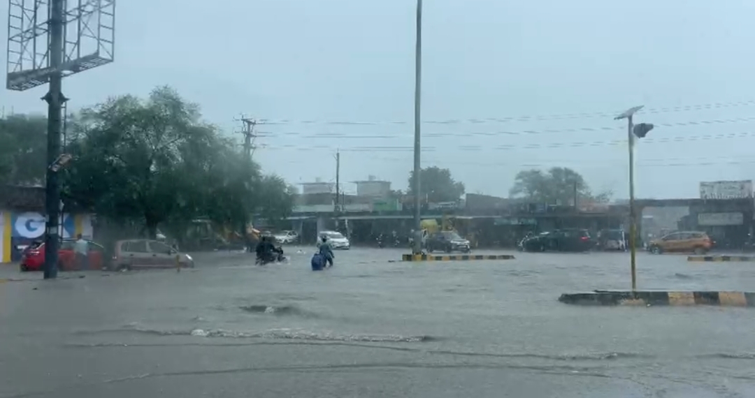 Heavy rain Raipur