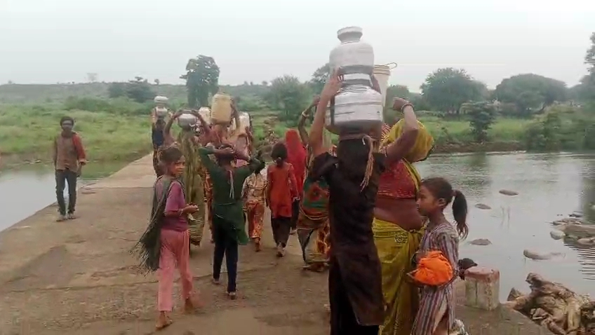 Chipol villagers drink drain water