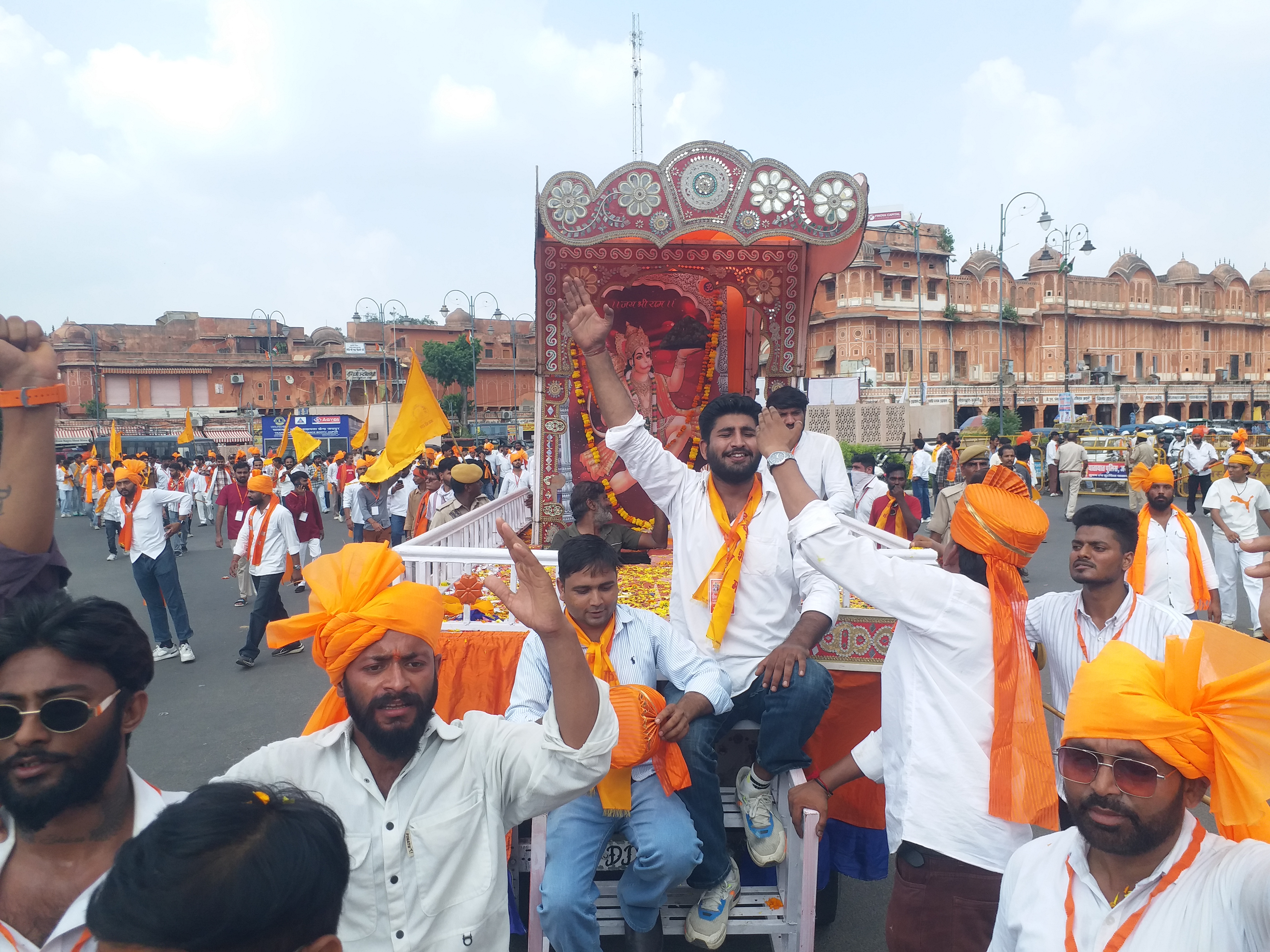 The youth raised spirited slogans.