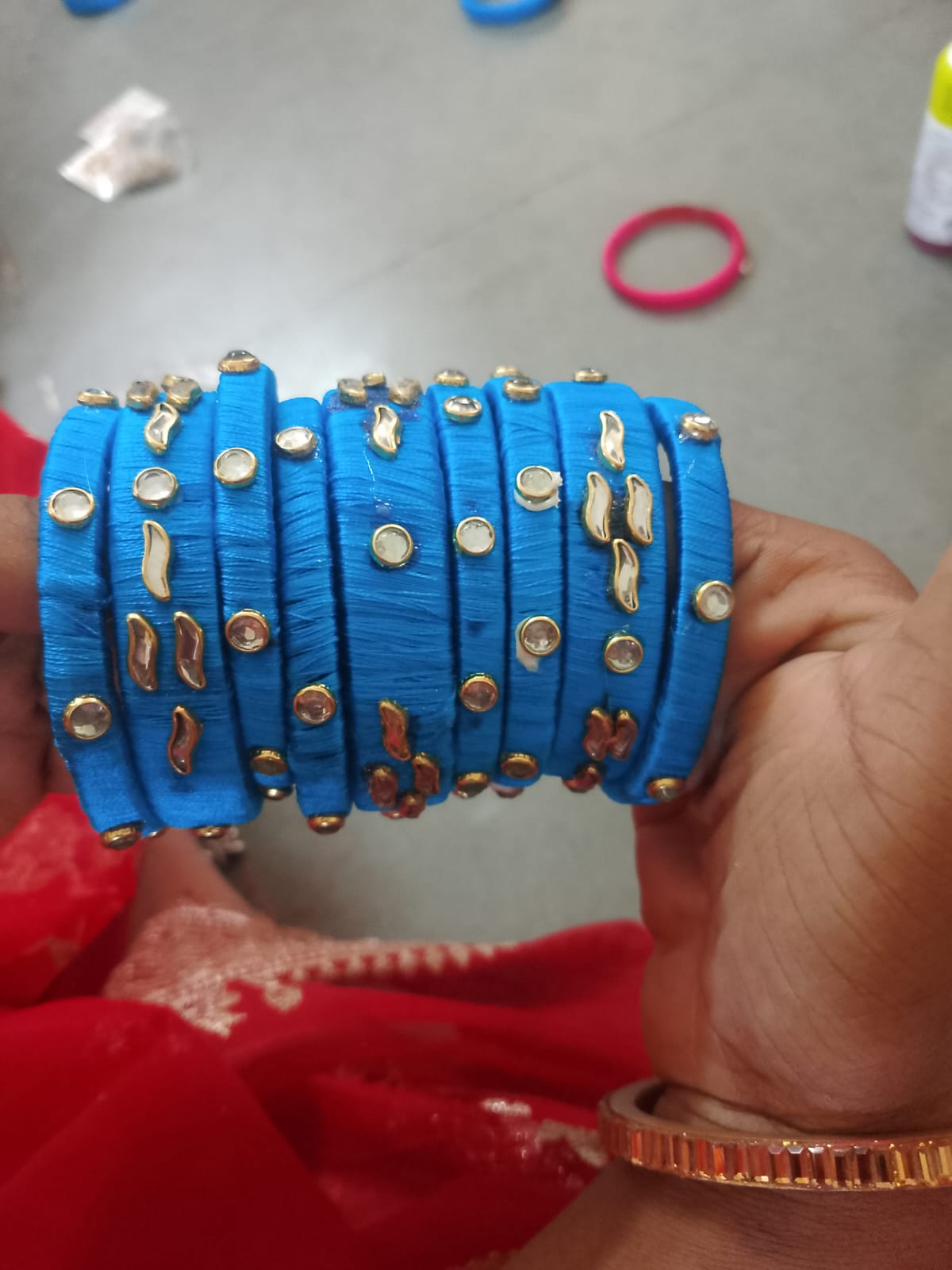 WOMEN PRISONERS MAKE JEWELLERY