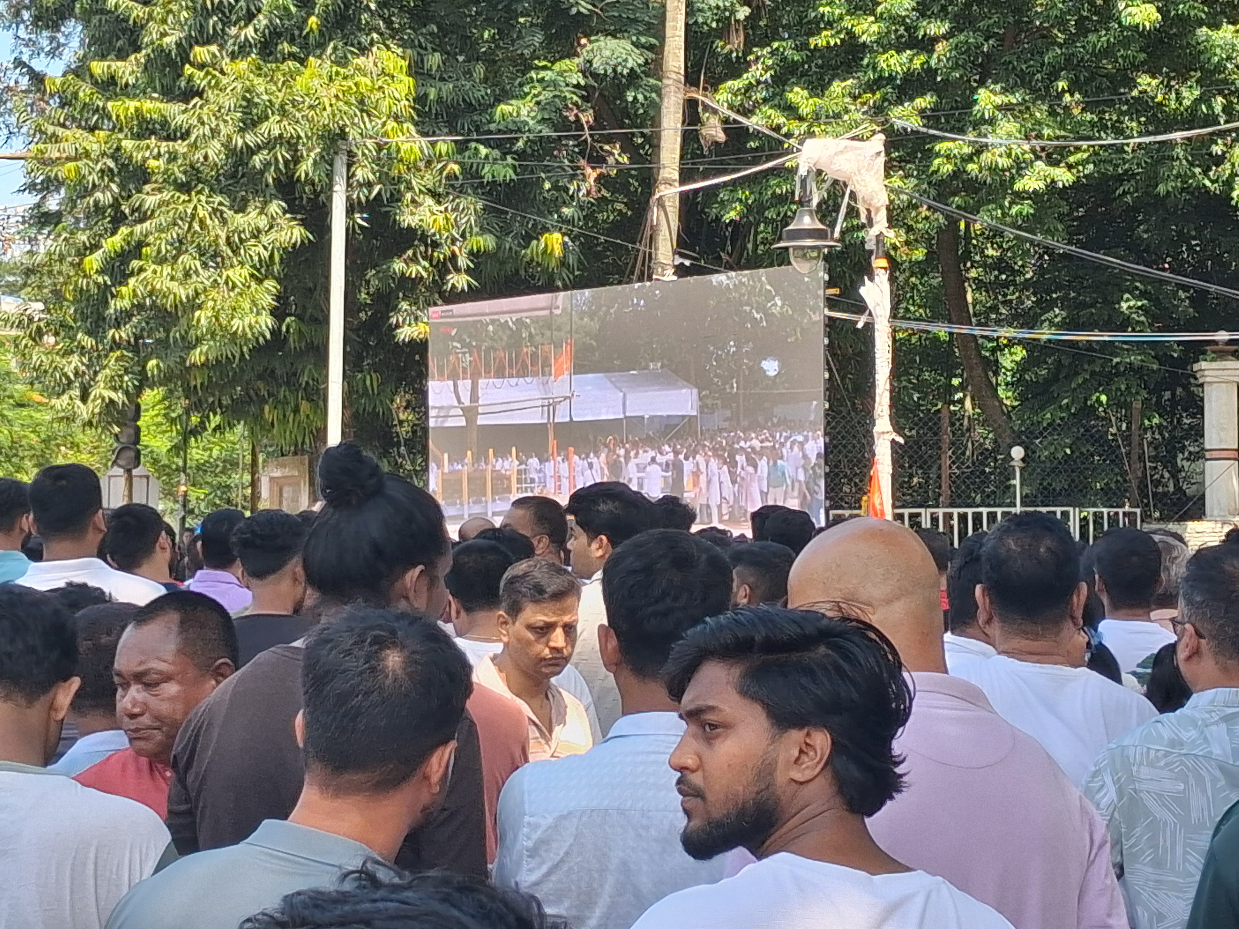 Police on duty cried after seeing the last rites of Zubeen Garg in Nagaon