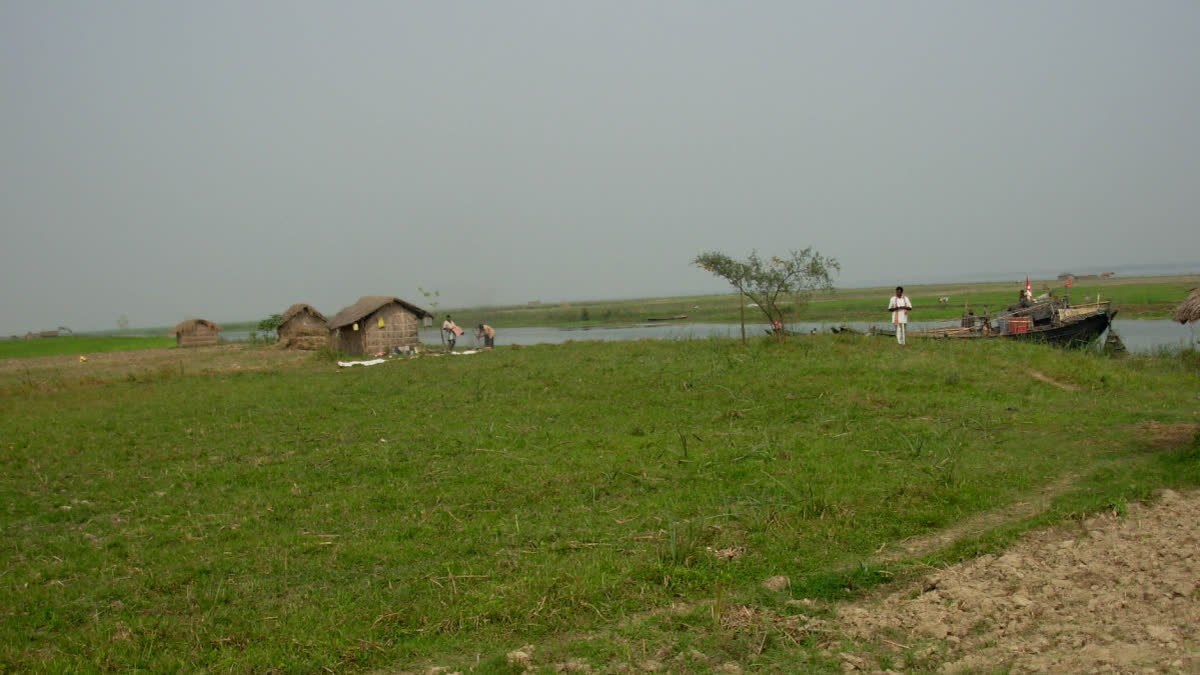 Diplaced By Overflowing Ganges And Documents Lost, River Island Residents In Malda Fear Losing Voting Rights In SIR