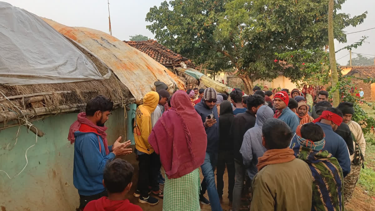 Couple, Two Kids Found Dead In Jharkhand, Probe Underway Couple, Two Kids Found Dead In Jharkhand, Probe Underway