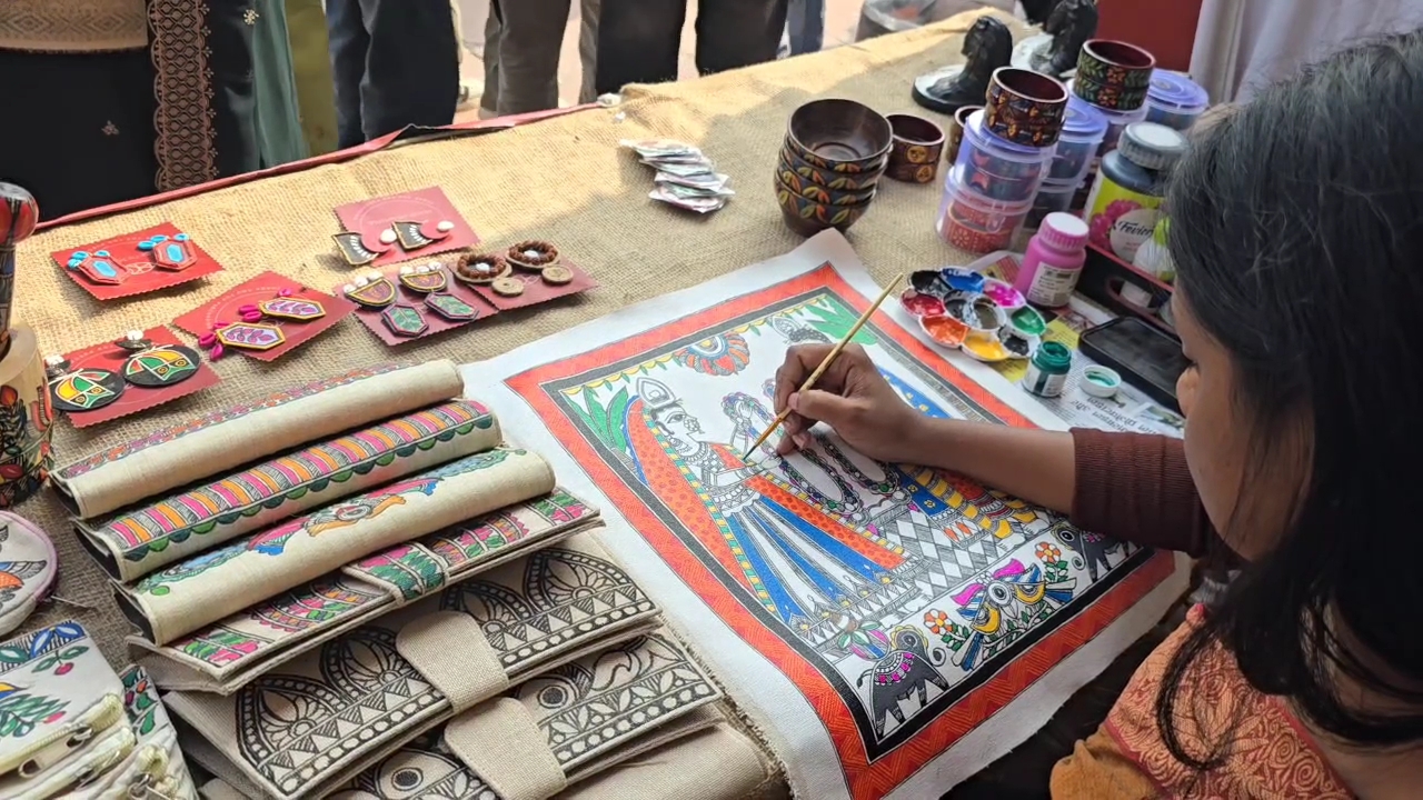 Bihar artist Siddhita Mishra reached the International Geeta Mahotsav with Madhubani Mithila art