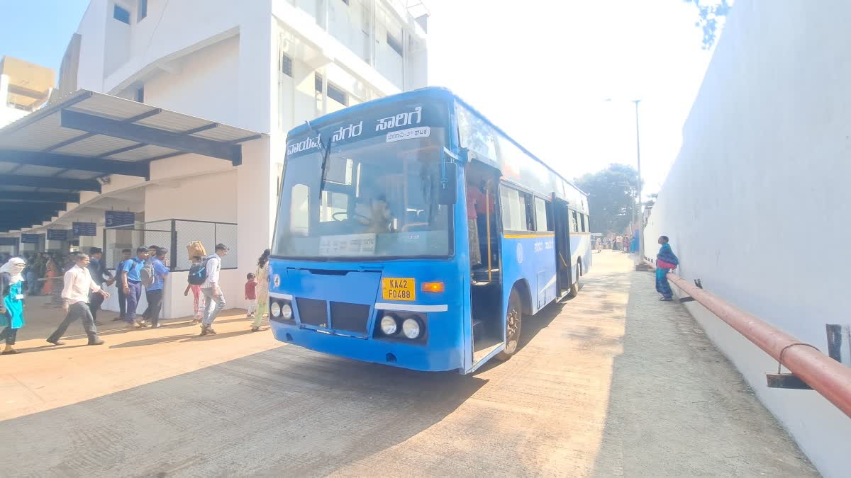 ಉದ್ಘಾಟನೆಯಾದ 2 ತಿಂಗಳ ಬಳಿಕ ಬೆಳಗಾವಿ ಸಿಬಿಟಿಯಲ್ಲಿ ಬಸ್ ಓಡಾಟ ಆರಂಭ: ಹೈಟೆಕ್ ...
