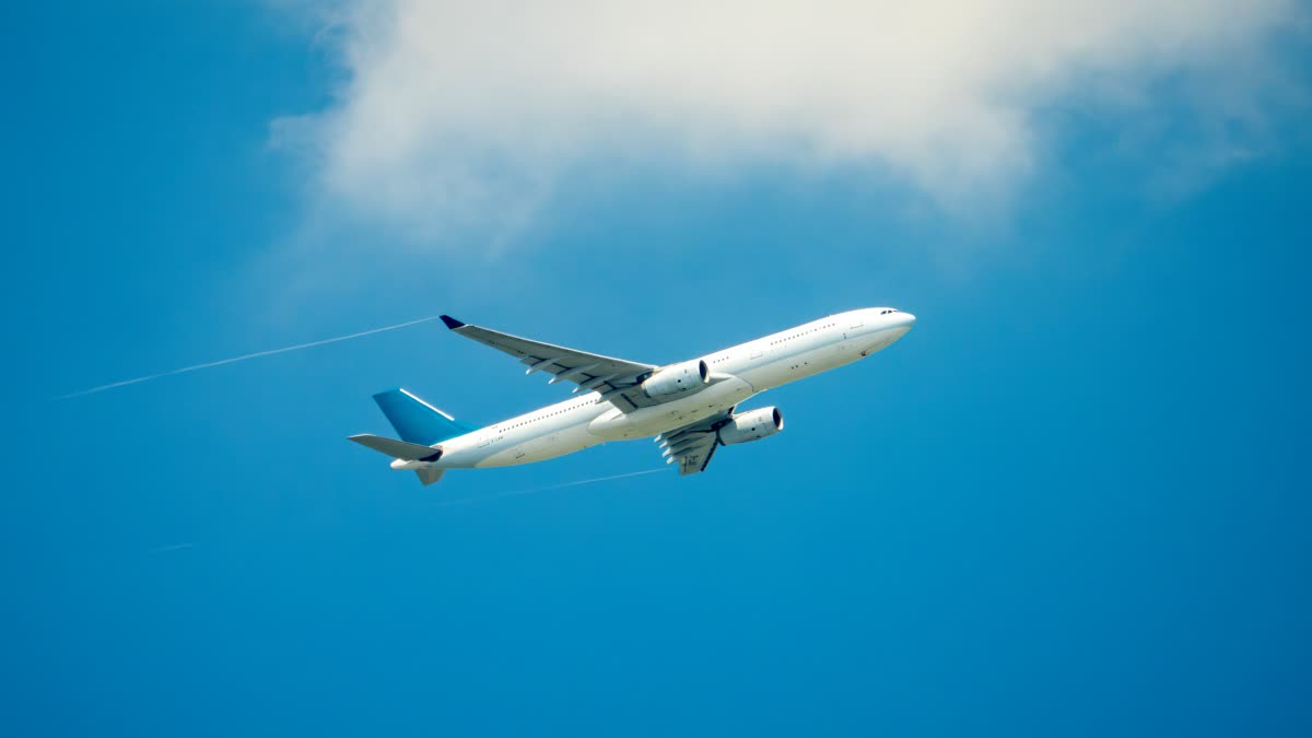 சென்னை- தூத்துக்குடிக்கு விமான கட்டணம் பலமடங்கு உயர்வு... பயணிகள் அதிர்ச்சி