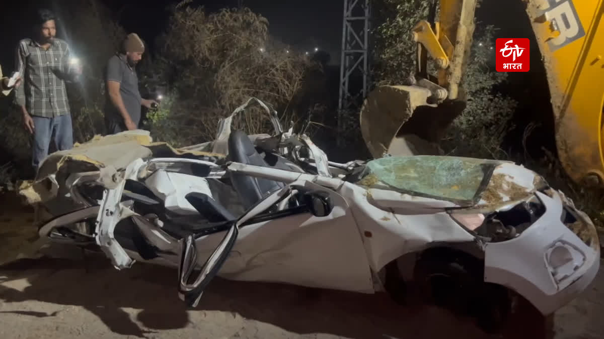 UP Accident : कार पर पलटा ट्रक, तीन मजदूरों की दर्दनाक मौत