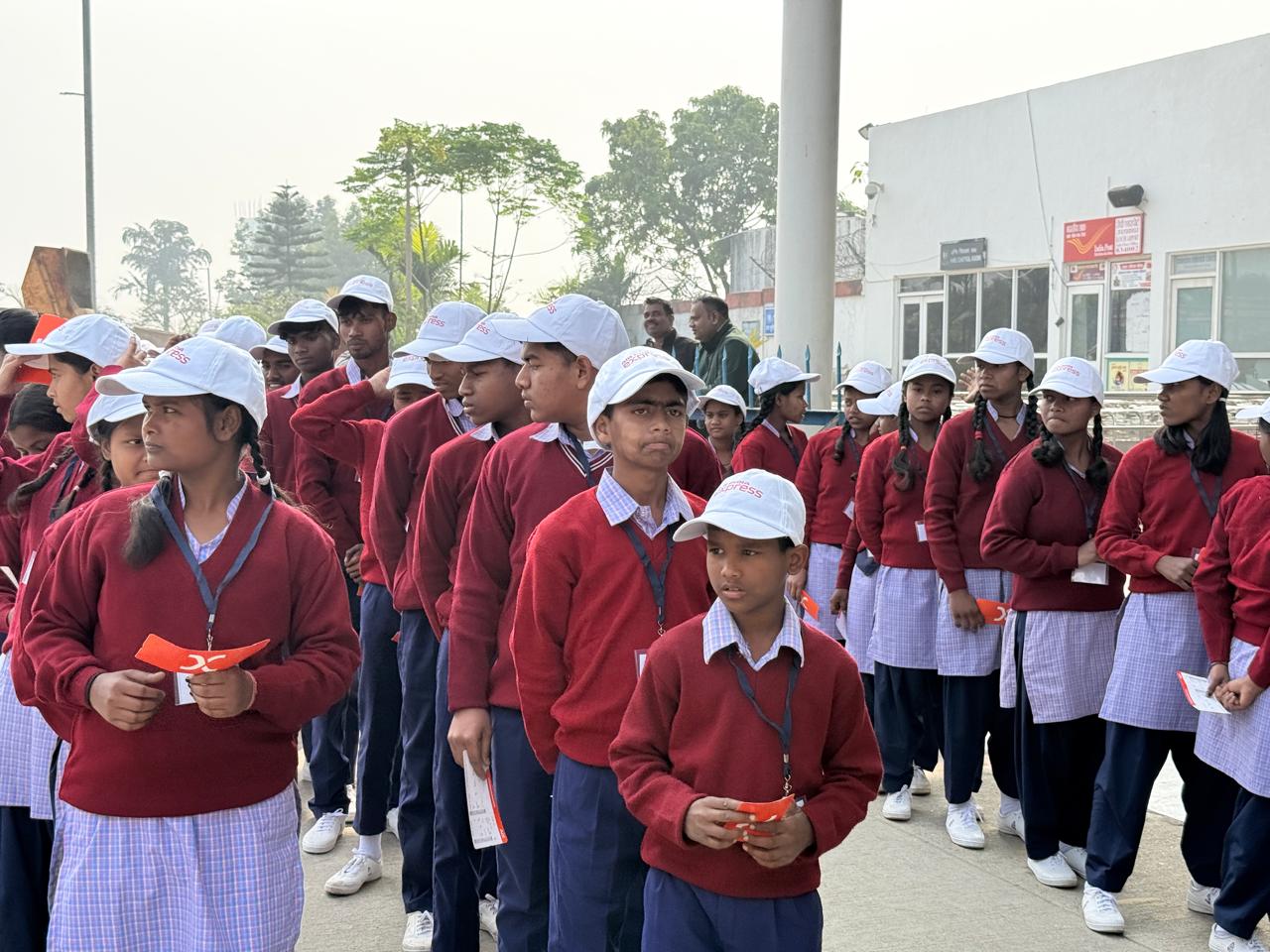 वंचित वर्ग के बच्चों ने पहली बार भरी उड़ान, टाटा स्टील फाउंडेशन और एयर  इंडिया एक्सप्रेस की पहल