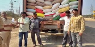 25-tons-of-rice-seized-at-hubballi