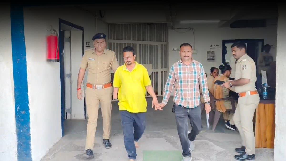 બાળકીને શારીરિક અડપલા કરનારા શખ્સની ધરપકડ