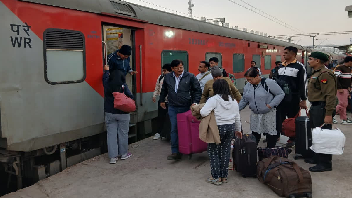 Passengers at Kota station