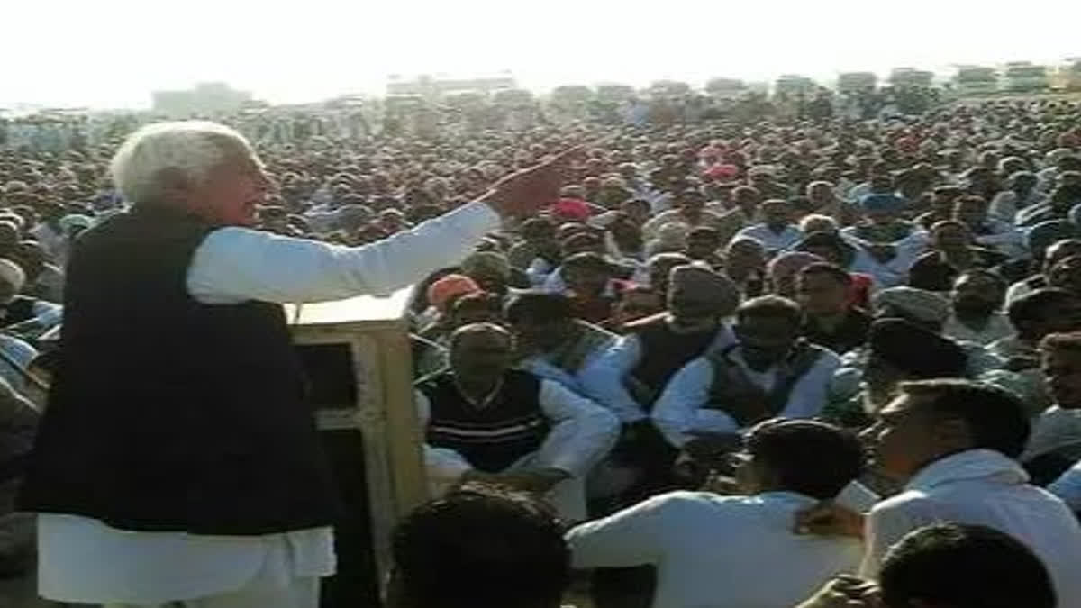 Hetram addressing the gathering