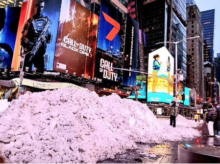 snowstorm Hits Northeast US over 11000 Flights Cancelled offices and schools closed in New York Urdu News