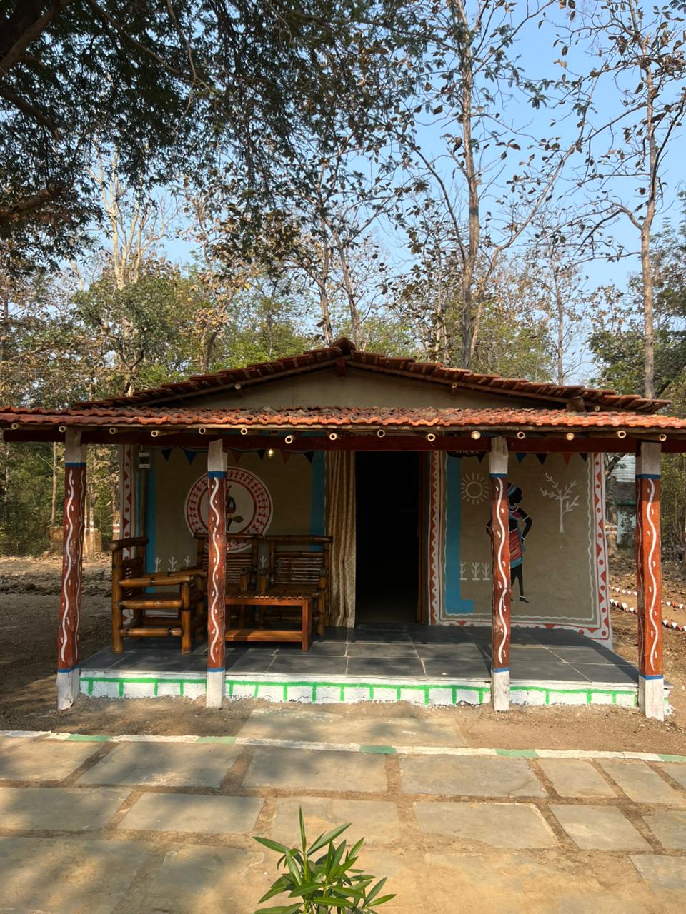 ENJOY MUD HOUSE IN FOREST