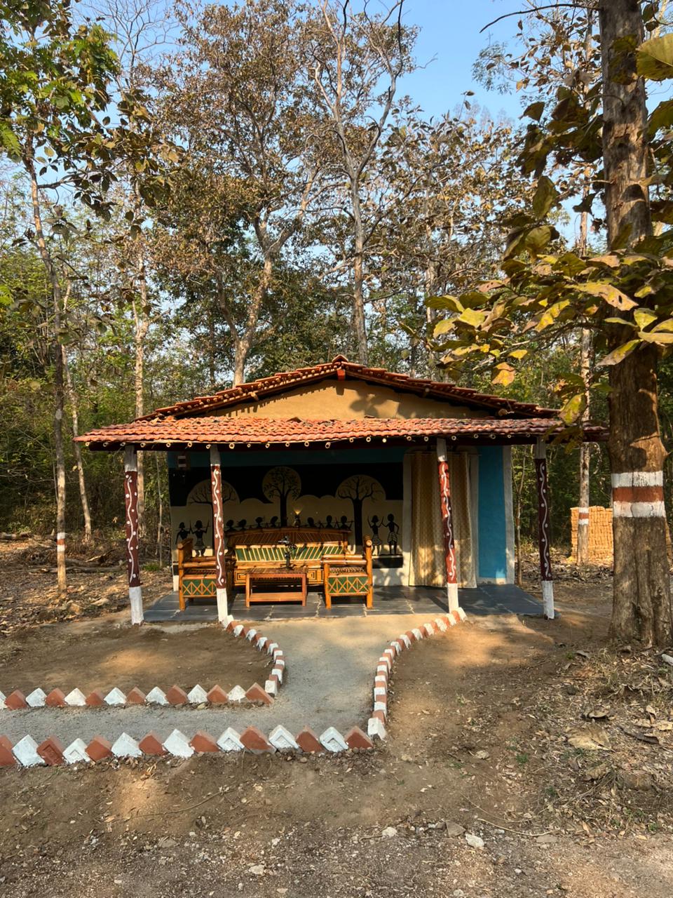 ENJOY MUD HOUSE IN FOREST