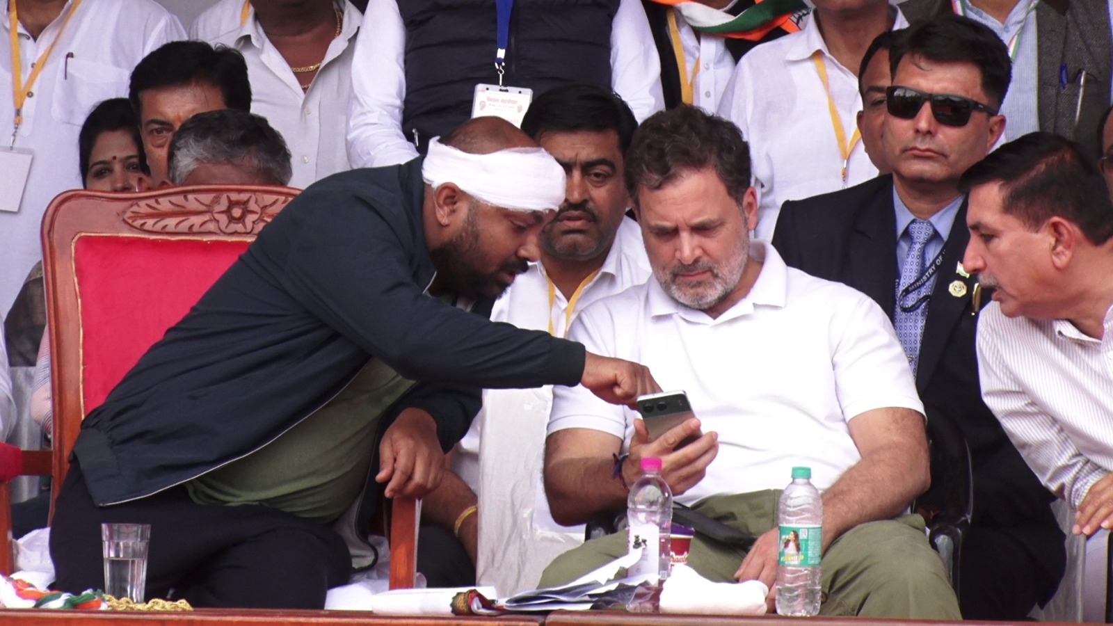 RAHUL GANDHI MET CONGRESS WORKER