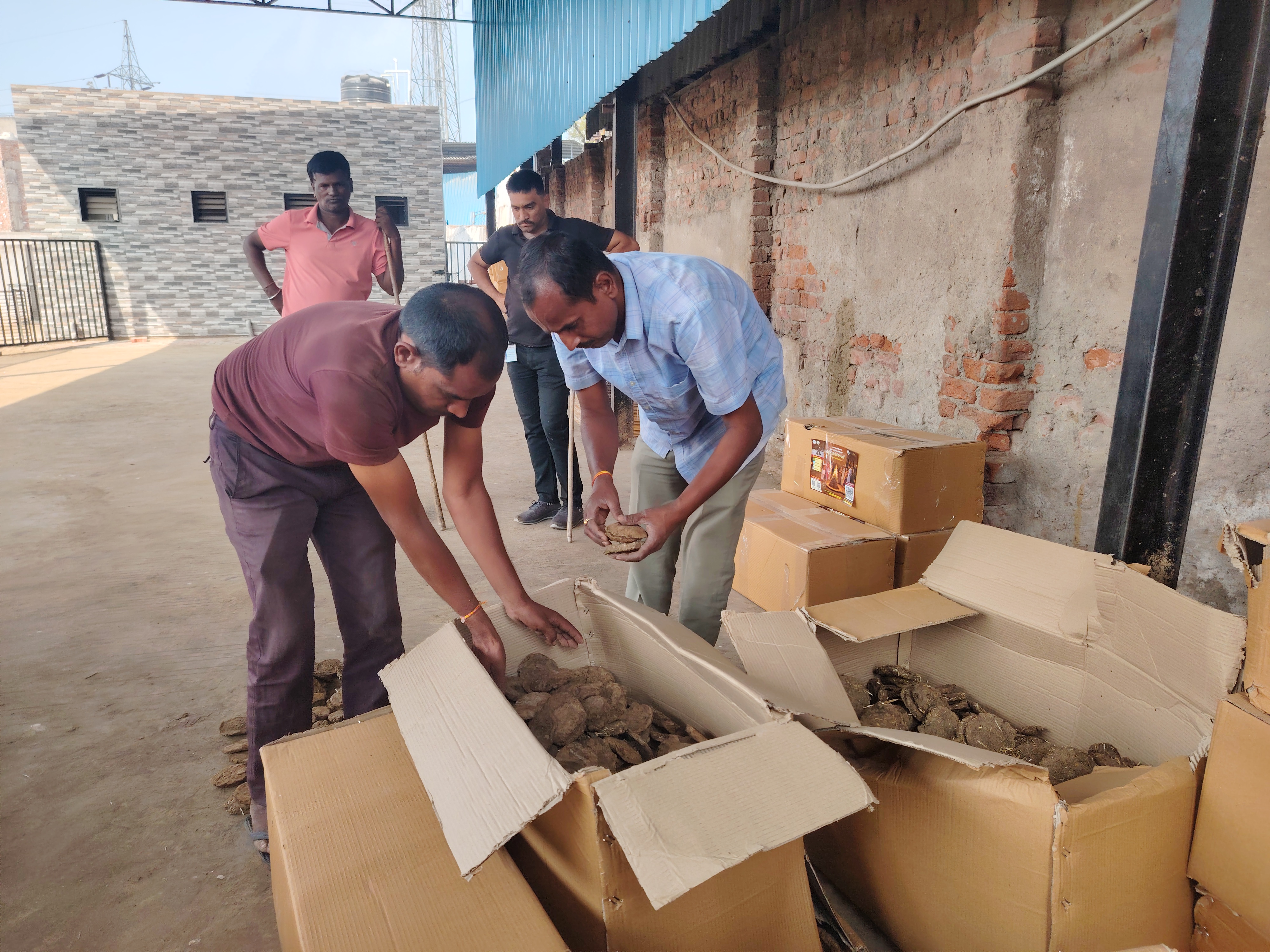 AMC દ્વારા સોસાયટીઓને સ્ટીક અને છાણા આપવામાં આવશે