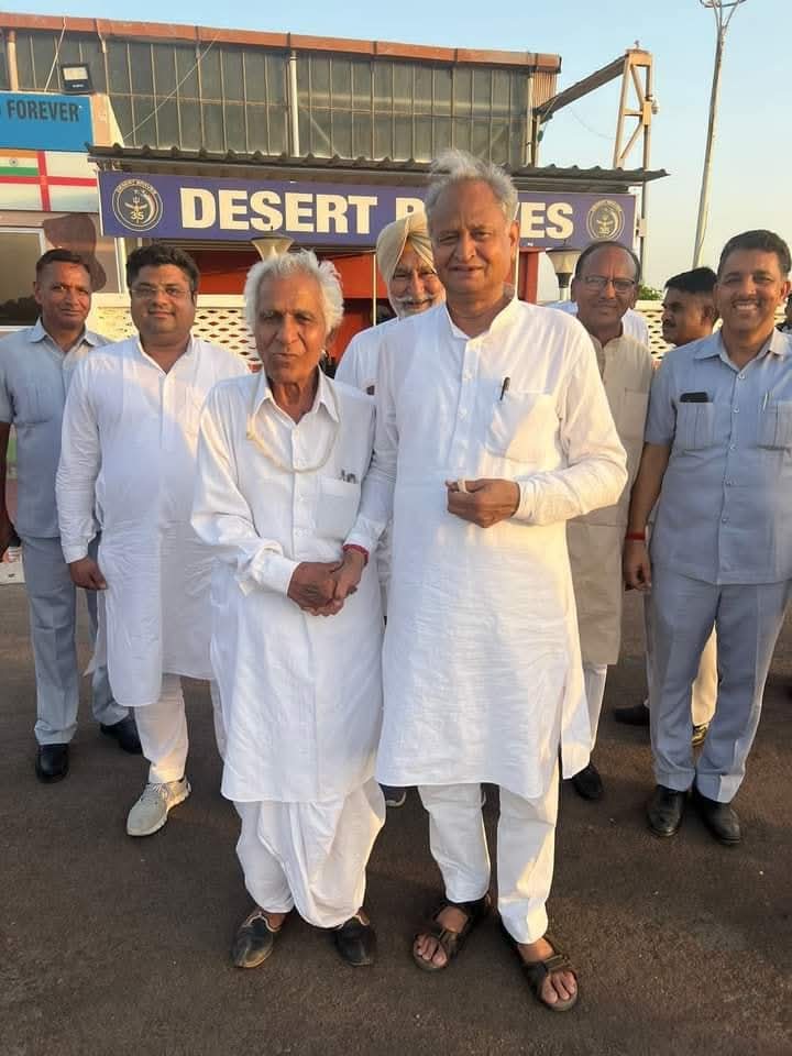Beniwal with former CM Gehlot