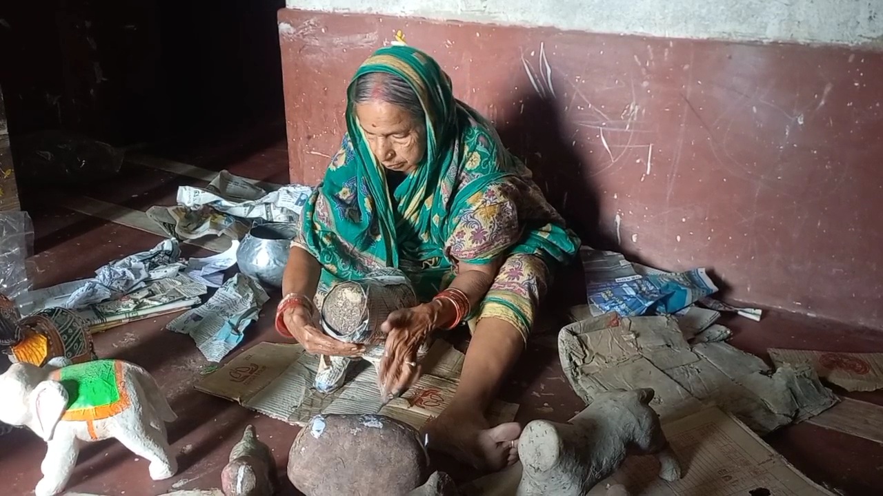 Paper made toy lost its popularity