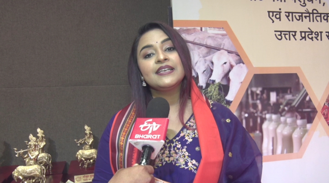 अनन्या सिंह ने कहा, सभी को अपने घर में गाय पालना चाहिए.