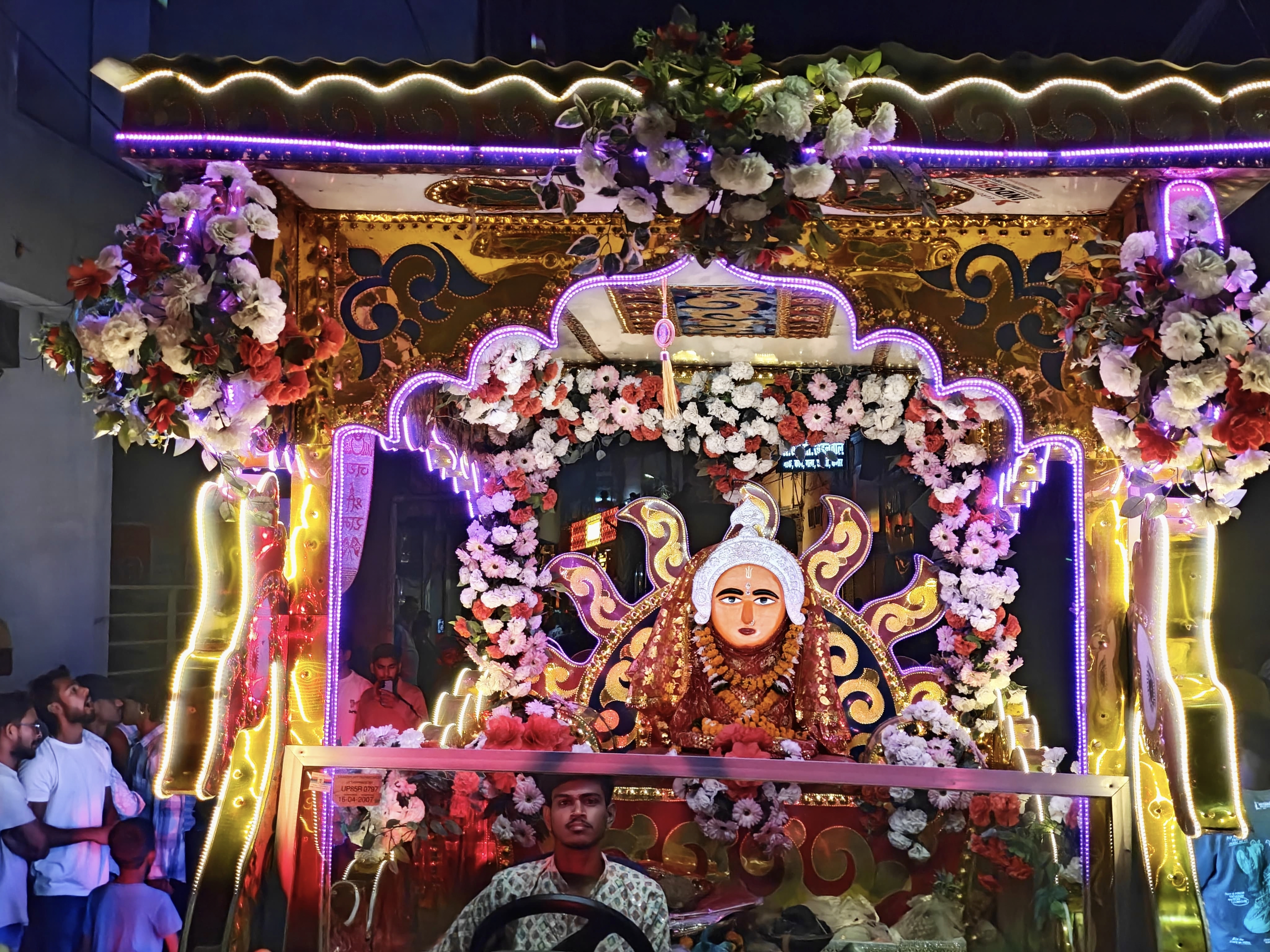 Devotees drenched in devotion