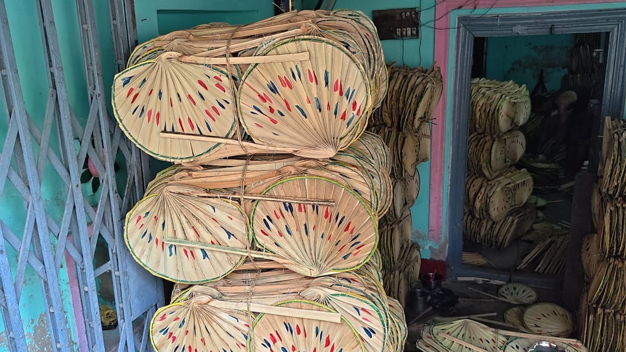 Gaya’s Pankha Gali Keeps Centuries-Old Hand Fan Craft Alive Against Modern-Day Cooling Threats
