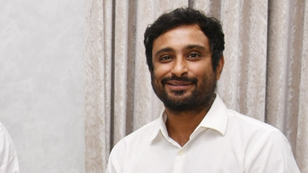Ambati Rayudu Accuses RCB Management, Players of Putting 'Individual Milestones' Ahead of the Team Former India and Chennai Super Kings (CSK) batter Ambati Rayudu has continued his onslaught of Royal Challengers Bengaluru (RCB) on social media accusing the leaders of the team of putting individual milestones ahead of the team's interest.