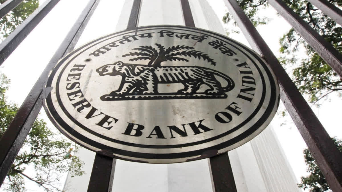 India's Forex Kitty Reaches New High of USD 648.7 Bn After USD 4.55 Bn Jump India's Forex Kitty Reaches New High of USD 648.7 Bn After USD 4.55 Bn Jump
