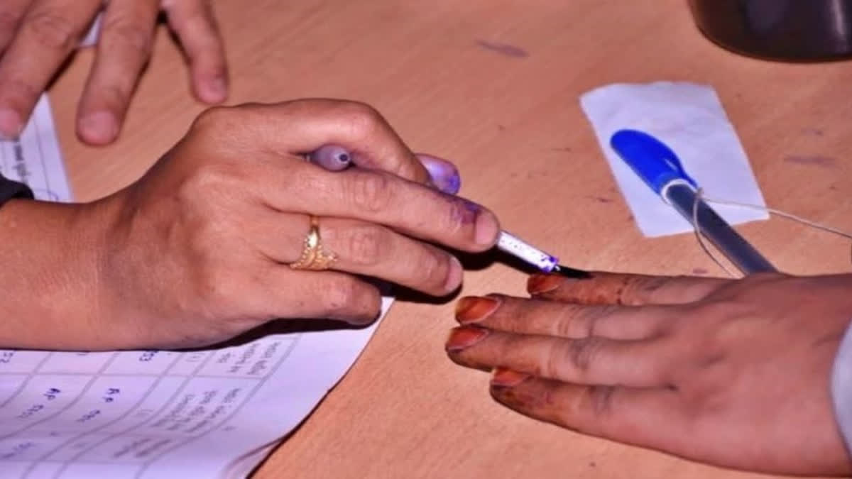 BJD, BJP in Direct Fight in 6 Lok Sabha, 42 Assembly Segments of Odisha BJD, BJP in Direct Fight in 6 Lok Sabha, 42 Assembly Segments of Odisha