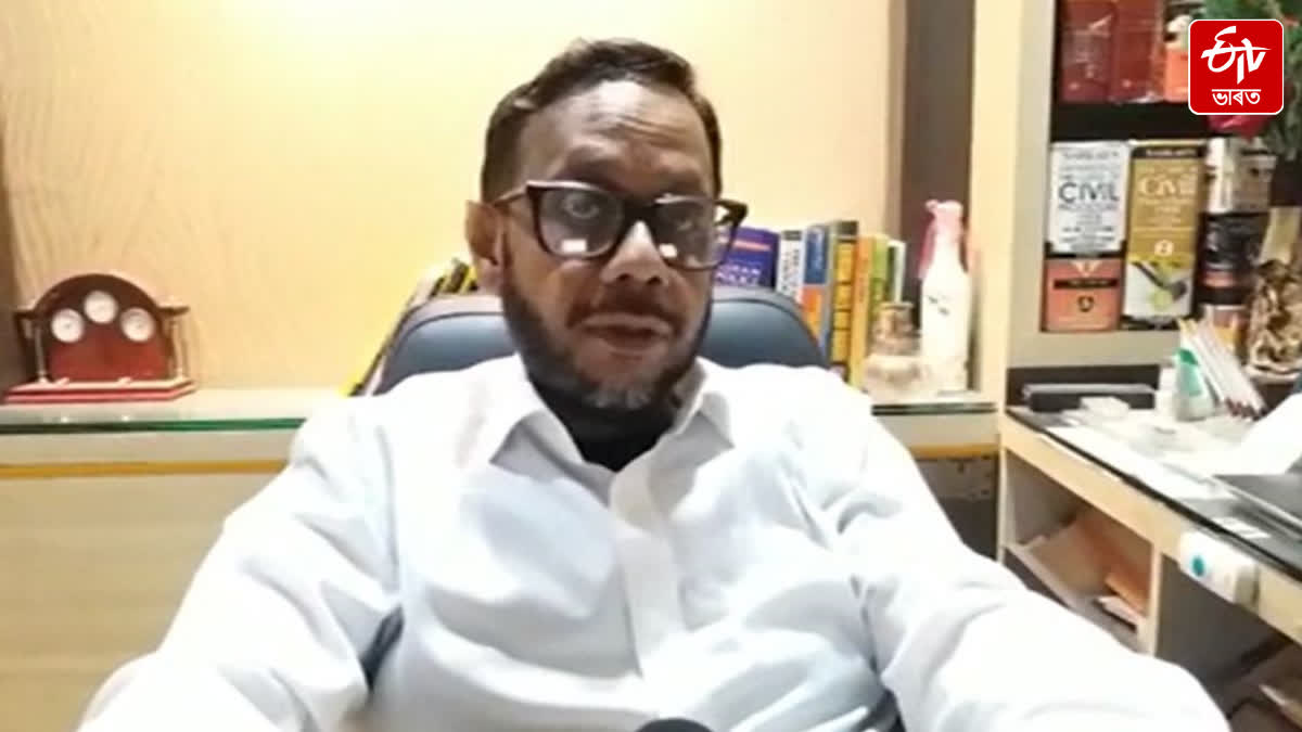 Reactions of senior advocate regarding the use of handcuffs by the police