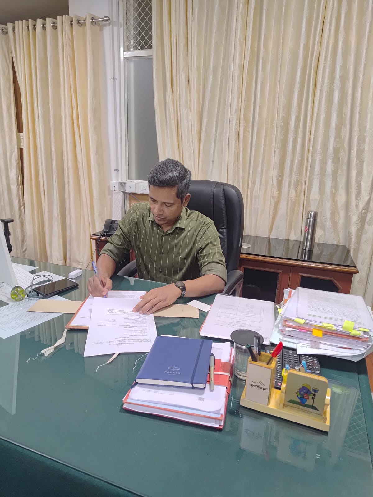 Dr Rathan U Kelkar  Rattan Khelkar posting Controversy  kerala cm vd satheesan  Kerala CM Secretary row