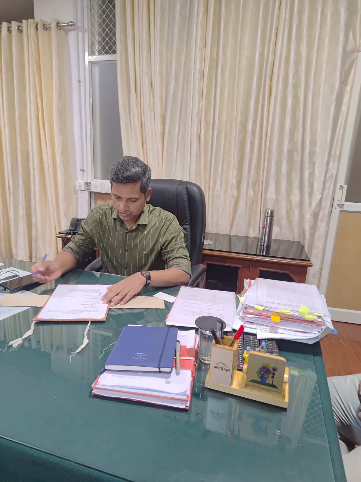Dr Rathan U Kelkar  Rattan Khelkar posting Controversy  kerala cm vd satheesan  Kerala CM Secretary row