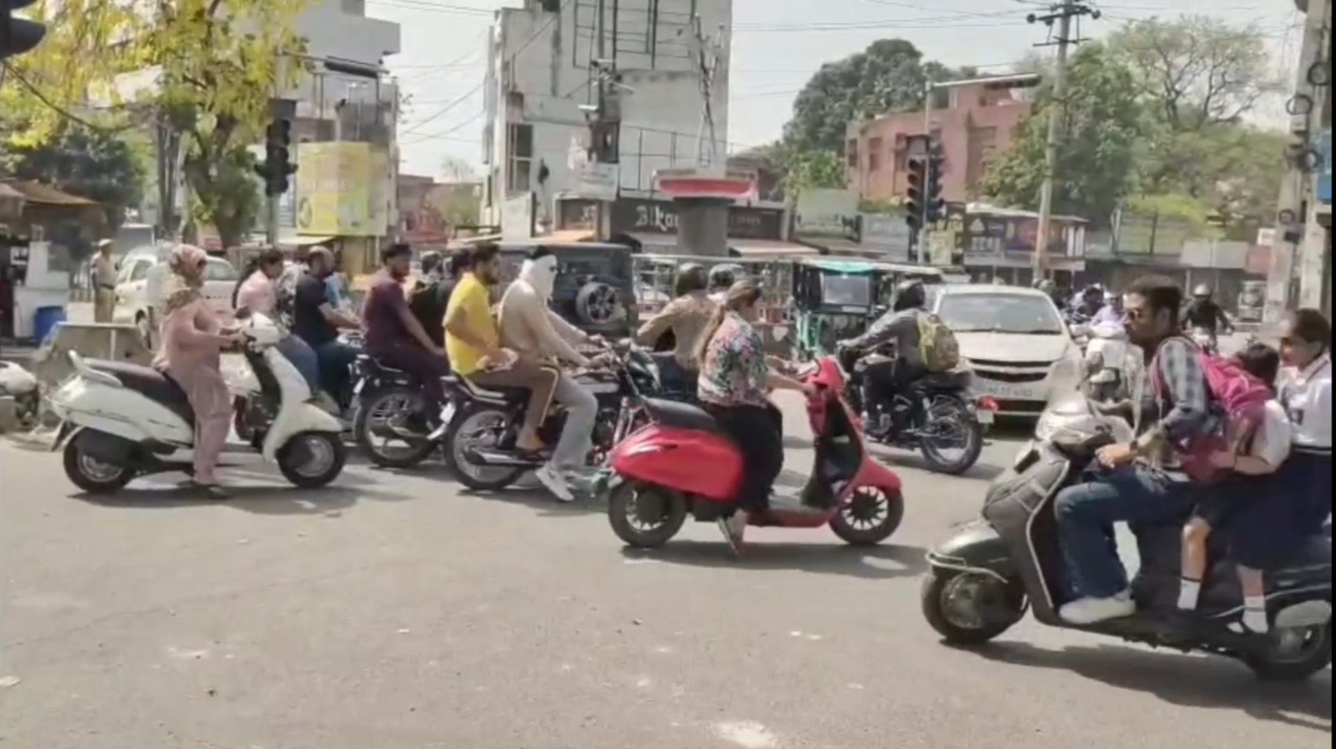 Traffic jam on Karnal roads people getting troubled