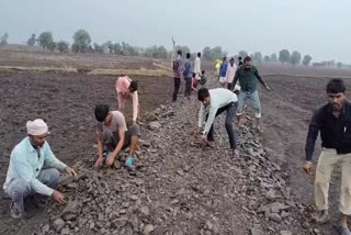 road built by villagers in vidisha