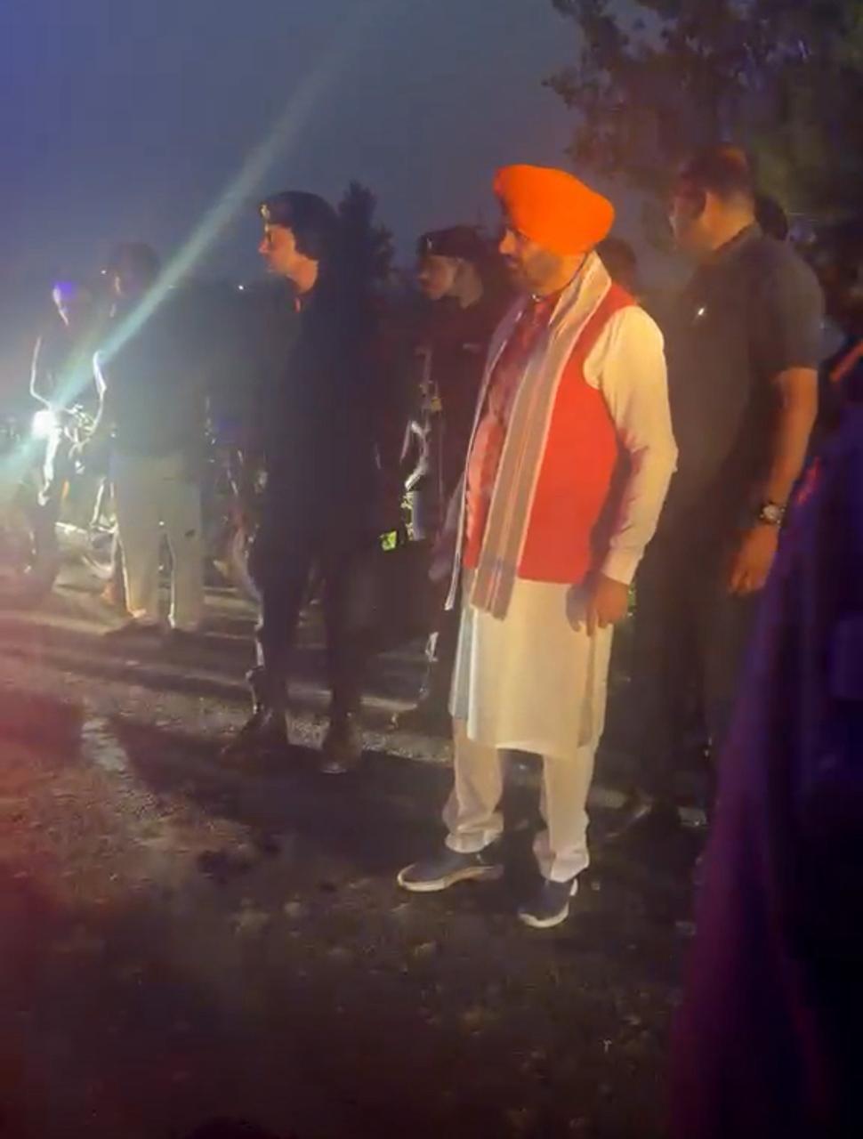 Haryana CM Nayab Singh Saini halted his convoy in Kurukshetra to help youths injured in a road accident