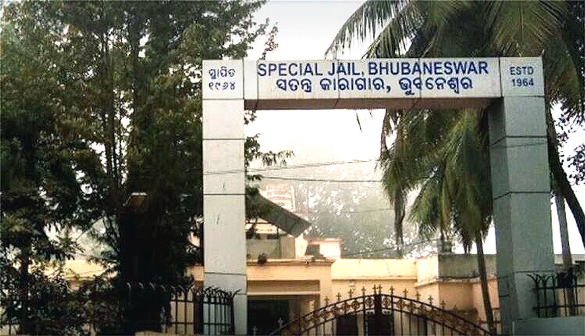 why jharpada jail inmates fell ill and hospitalized, investigation started