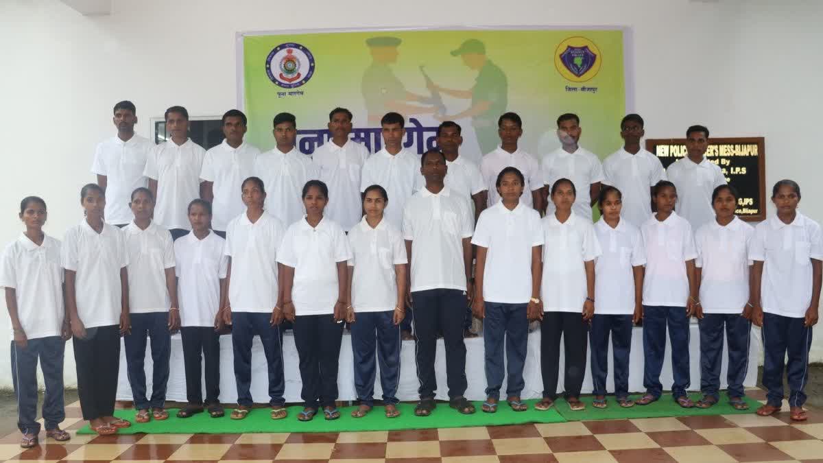 over 25 naxals surrender rewarded