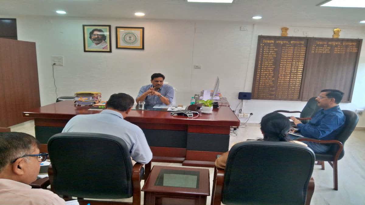 Additional Chief Secretary in Health Department meeting