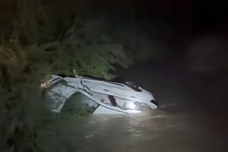 Car overturn in Gujarat