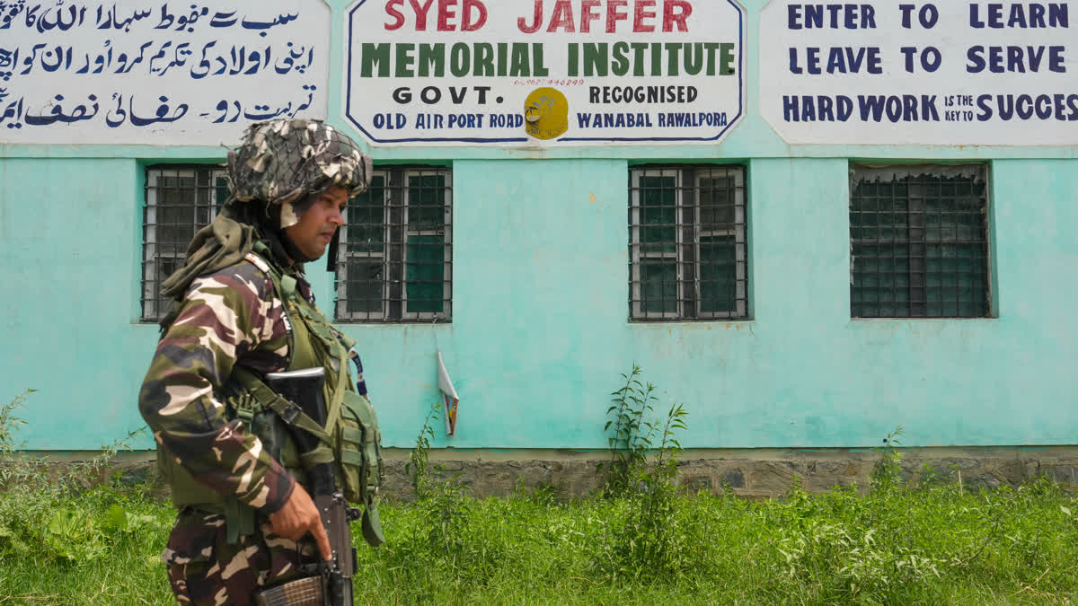 JK govts order on 215 schools