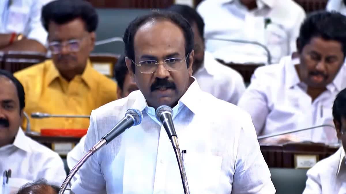 திரைப்படங்களில் போதைப்பொருட்களை பயன்படுத்துவது போன்ற காட்சிகள் இடம்பெறக் கூடாது என்று இசையமைப்பாளரும், நடிகருமான ஜி வி பிரகாஷ் குமார் கேட்டுக் கொண்டுள்ளார். தஞ்சாவூரில் உள்ள ஒரு திரையரங்கில் நிஞ்சா திரைப்படத்தின் பூஜை நடைபெற்றது. இதில் கலந்து கொண்ட பின் பேசிய அவர் இதனை தெரிவித்தார். அப்போது அவர், தஞ்சாவூரை மையப்படுத்தி நிஞ்சா திரைப்படம் உருவாகி வருகிறது. இந்த படத்தின் கதையை கூறிய உடனே எனக்கு பிடித்து விட்டது. காமெடி, காதல் உள்ளிட்ட அனைத்து அம்சங்கள் இதில் இடம் பெறும் என்றார்.