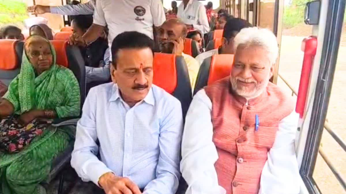 BJP Minister Mahajan Calls 1984 Army Op 'Aakraman' at Damdami Taksal | Quick Digest