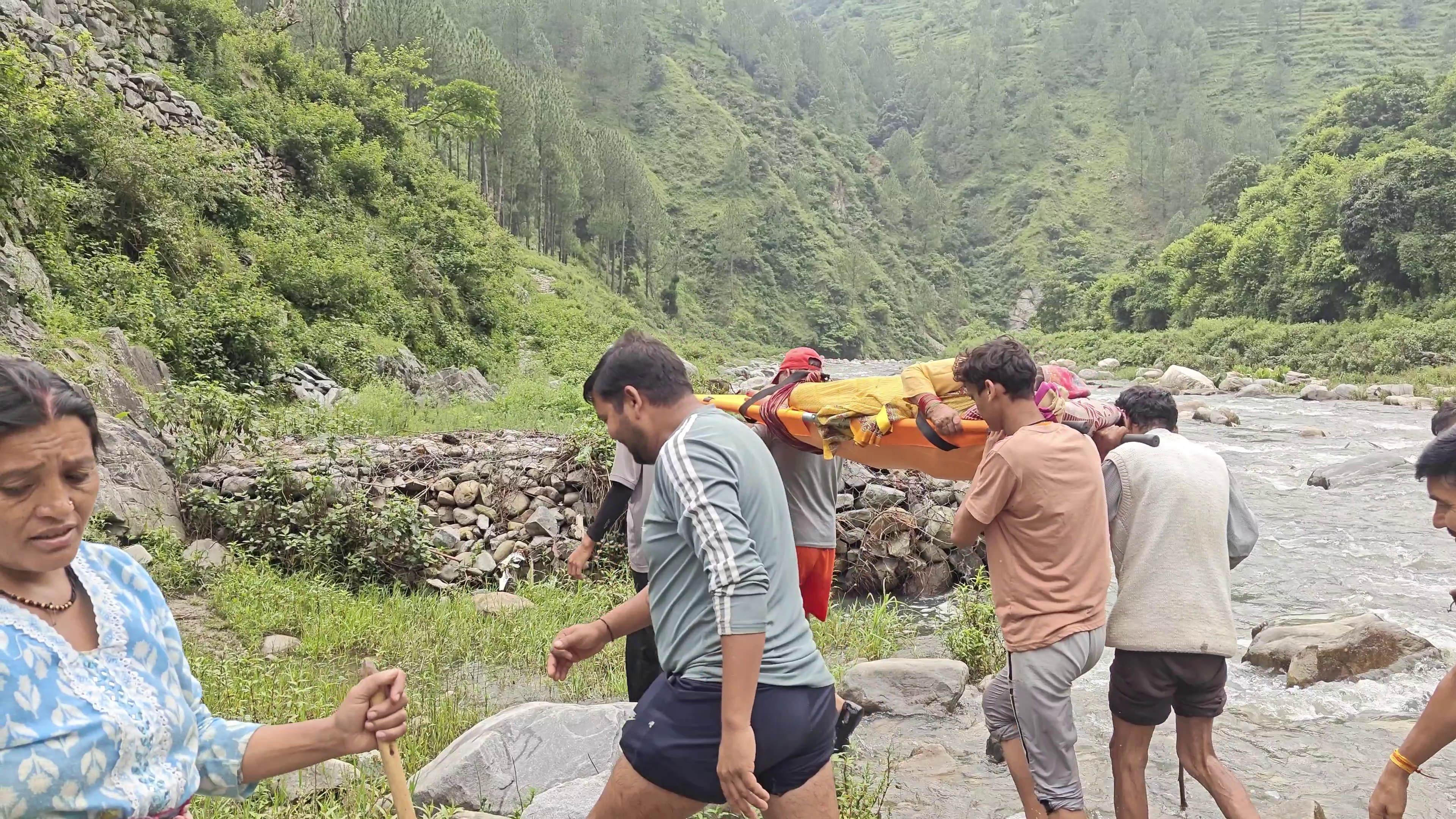 PAURI VIRAL VIDEO