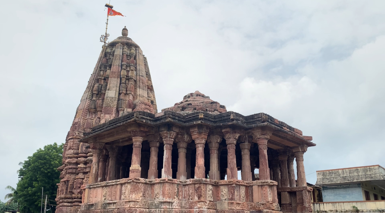 ઠાસરા તાલુકામાં મહીસાગર નદીના કિનારે બિરાજમાન ગળતેશ્વર મહાદેવ