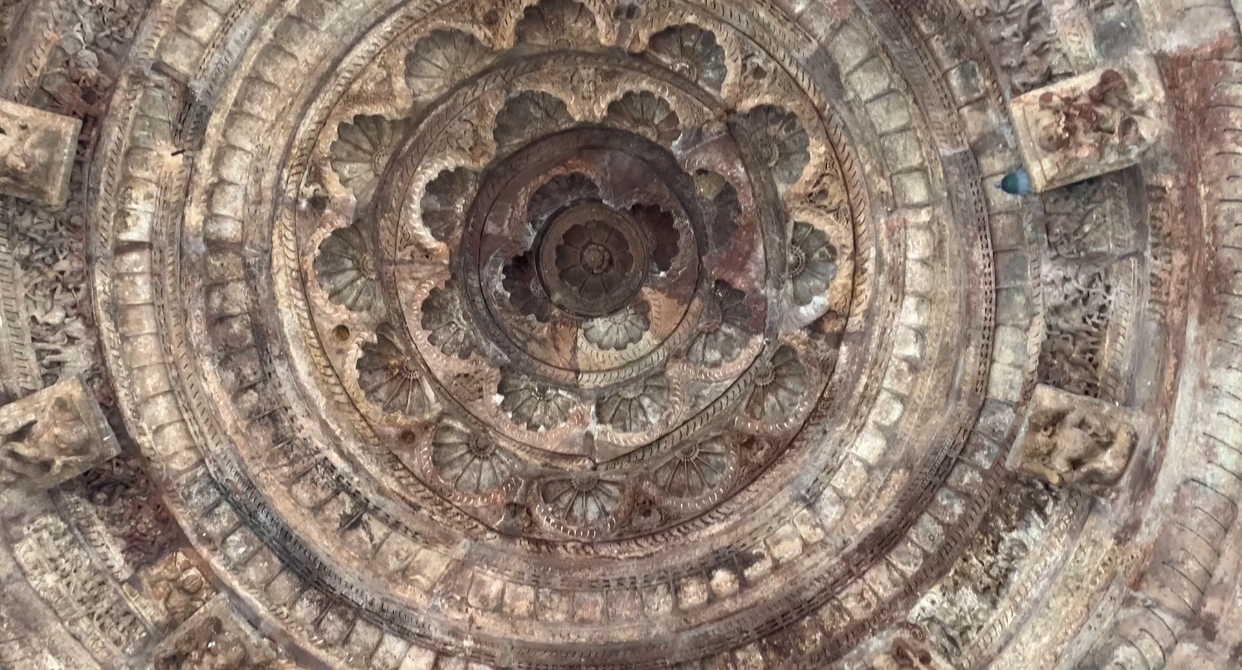 12મી સદીમાં નિર્માણ પામેલું અતિ પૌરાણિક મંદિર