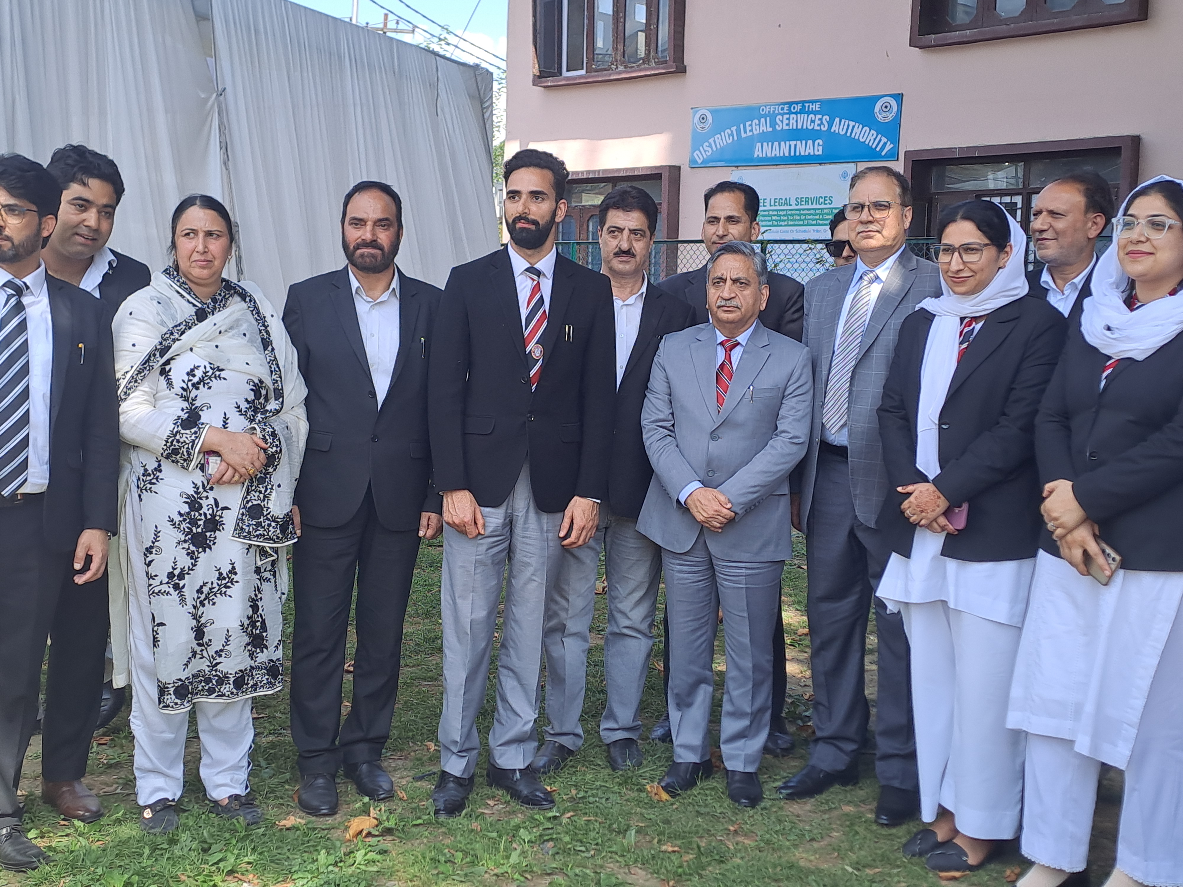 Chief Justice Sanjiv Kumar inaugurates renovated facilities of Lawyers Chambers at Anantnag Court Complex, Urdu News