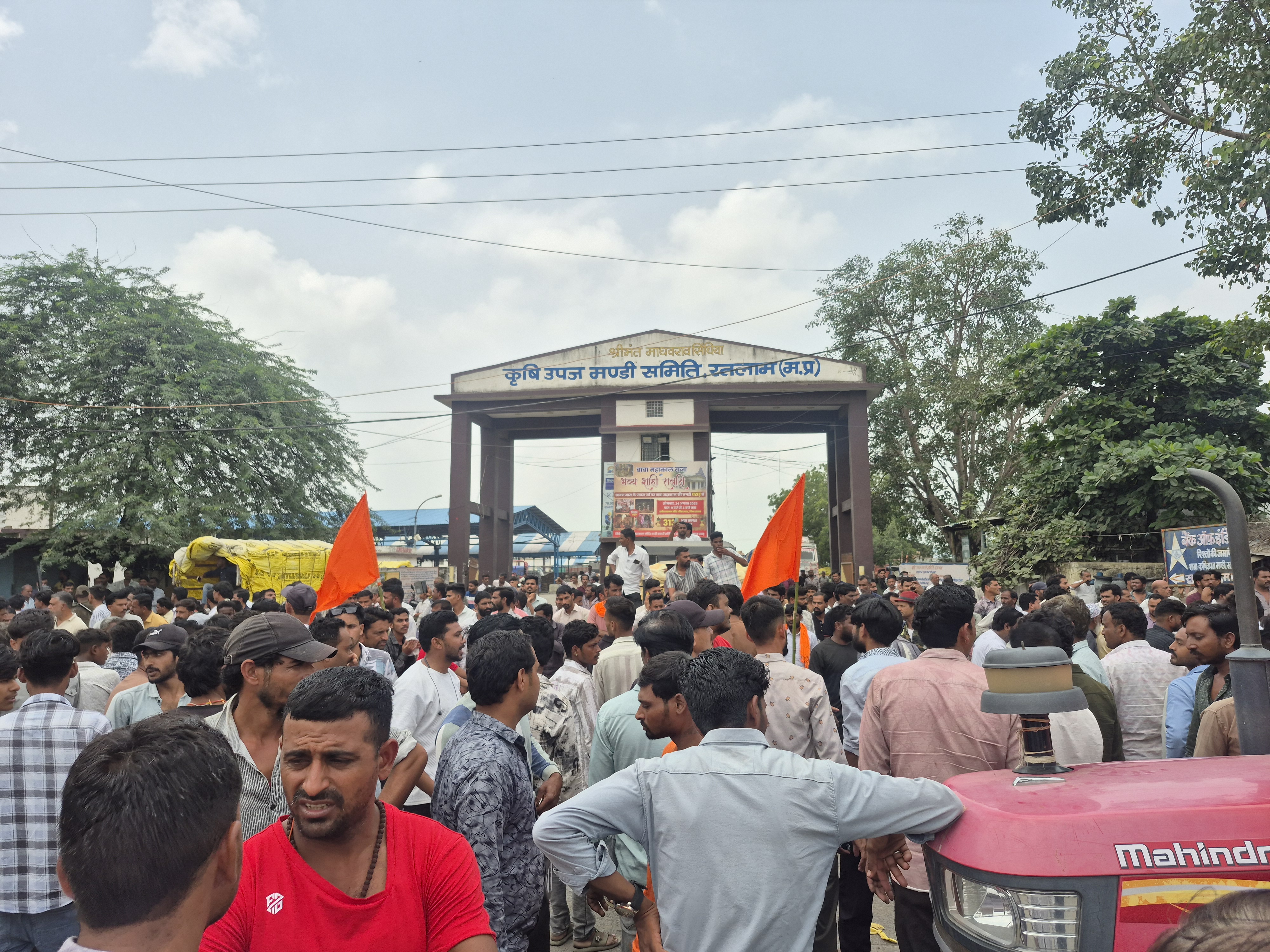 RATLAM 2 KM LONG TRAFFIC JAM