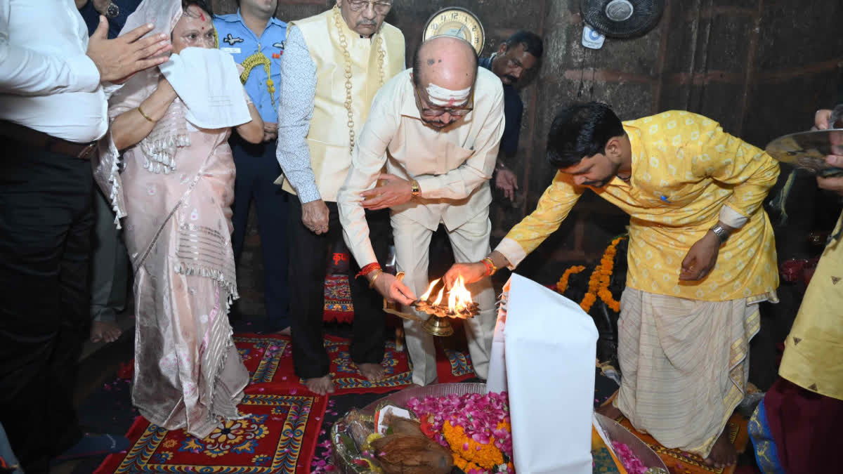 GOVERNOR DEKA VISIT KAWARDHA