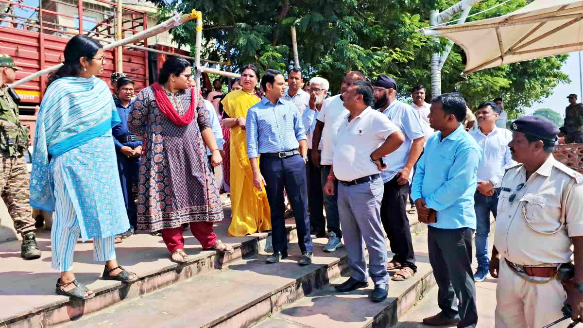 DC and SP inspected Chhath Ghats In Palamu