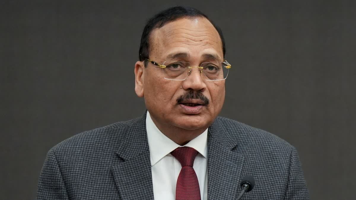 உச்ச நீதிமன்றத்தின் தலைமை நீதிபதியாக சூர்யகாந்த் பதவியேற்பு!